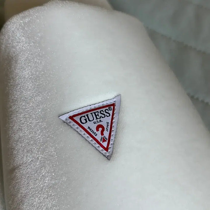 [BUNJANG] Guess Logo Room Slippers / 게스 로고 룸슬리퍼