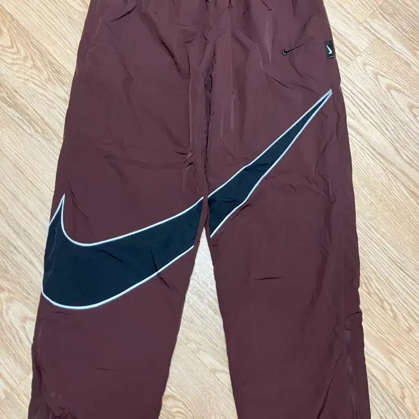 [BUNJANG] Nike Burgundy Jogger Training Pants with Big Swoosh Logo / 나이키 바지