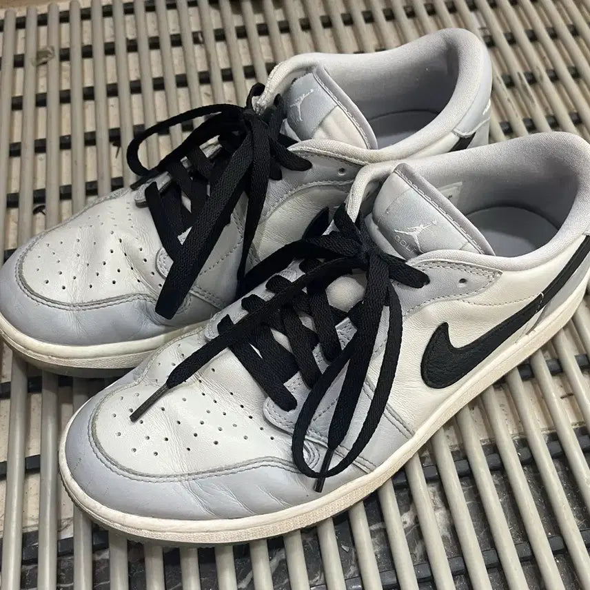 [BUNJANG] Nike Air Jordan 1 Low Wolf Grey Shoes / 나이키 에어조던1 로우 울프 그레이 [270]