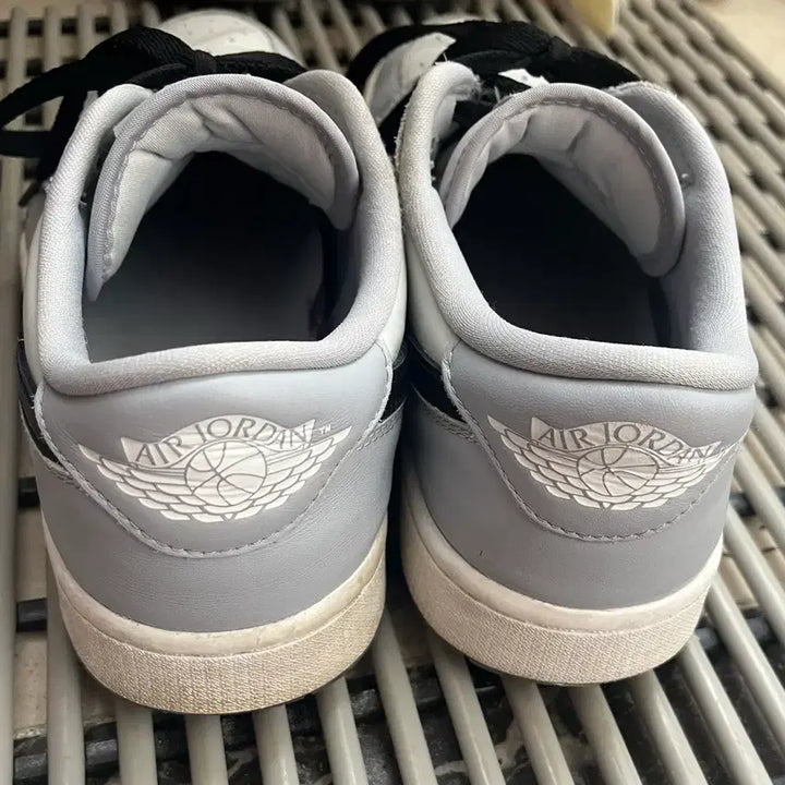 [BUNJANG] Nike Air Jordan 1 Low Wolf Grey Shoes / 나이키 에어조던1 로우 울프 그레이 [270]