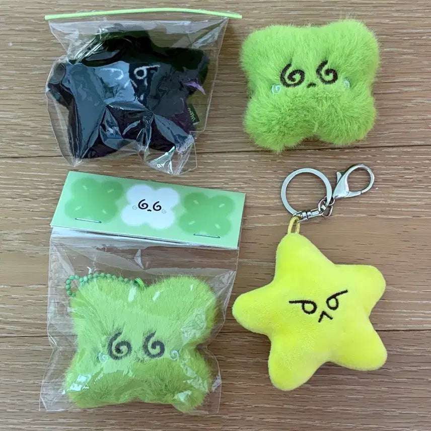 [BUNJANG] NCT Doyoung Official Doll Bundle Set (Dyeonggasari, Clover, Heukgasari, Byeolgasari) / NCT 도영 공식 인형 일괄 양도 (뎡가사리 클로버 흑가사리 별가사리)