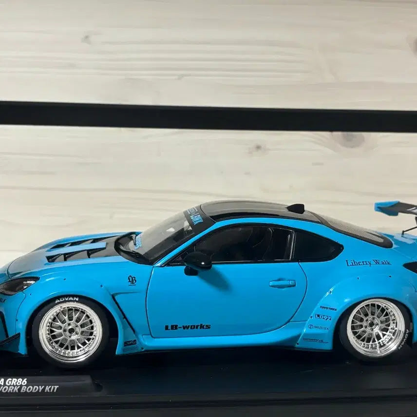 [BUNJANG] Toyota GR86 LBWK Body Kit 1:18 Diecast Model / 토요타 GR86 LBWK 바디킷 1:18 다이캐스트(새상품)