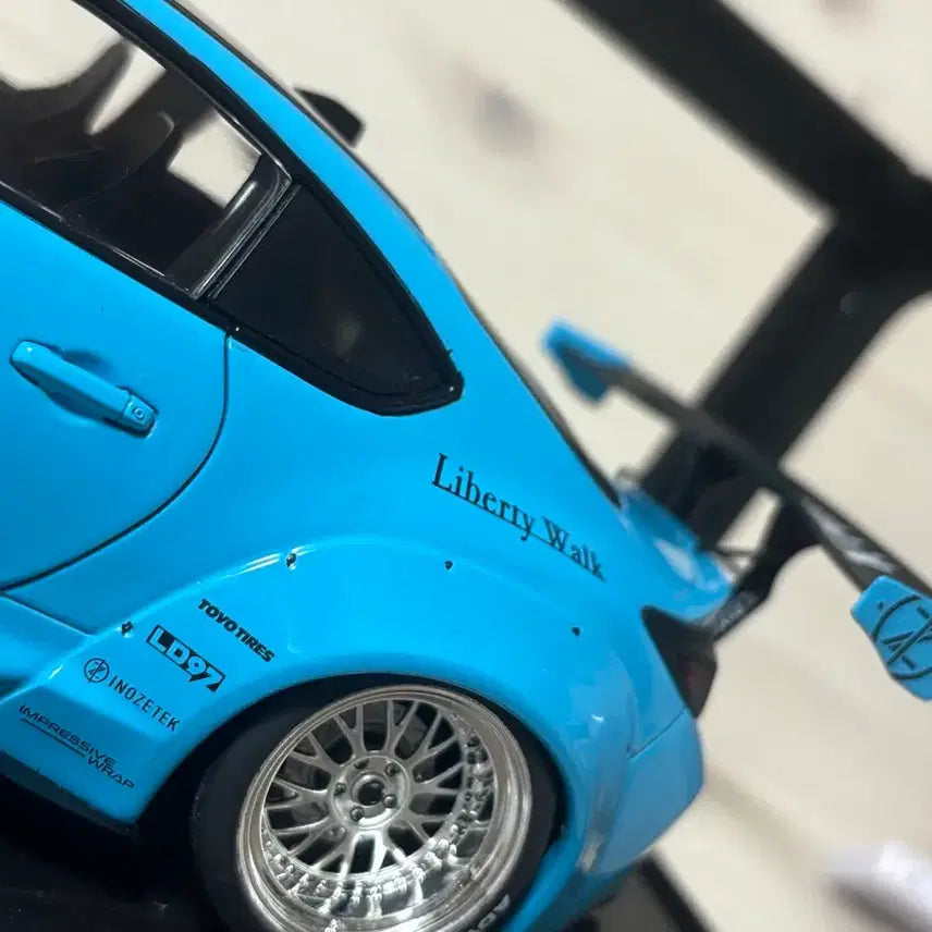 [BUNJANG] Toyota GR86 LBWK Body Kit 1:18 Diecast Model / 토요타 GR86 LBWK 바디킷 1:18 다이캐스트(새상품)