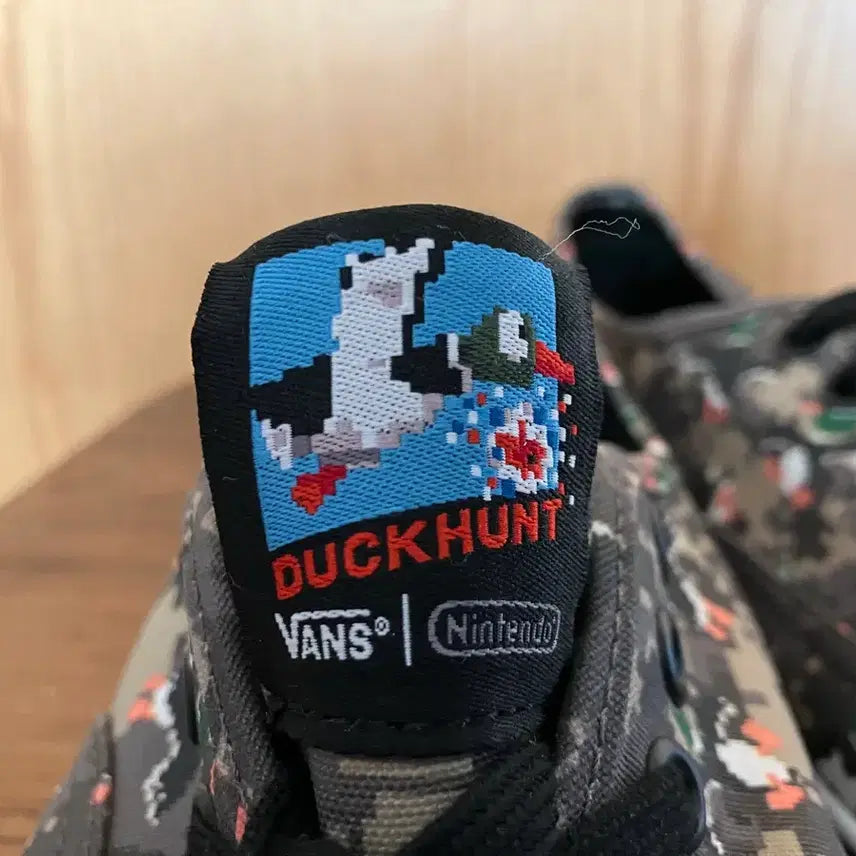 [BUNJANG] Vans x Nintendo Duck Hunt Authentic Camo Skate Shoes / Vans 반스 x 80s 닌텐도 덕헌트 협업 어센틱 카모 290 스케이트