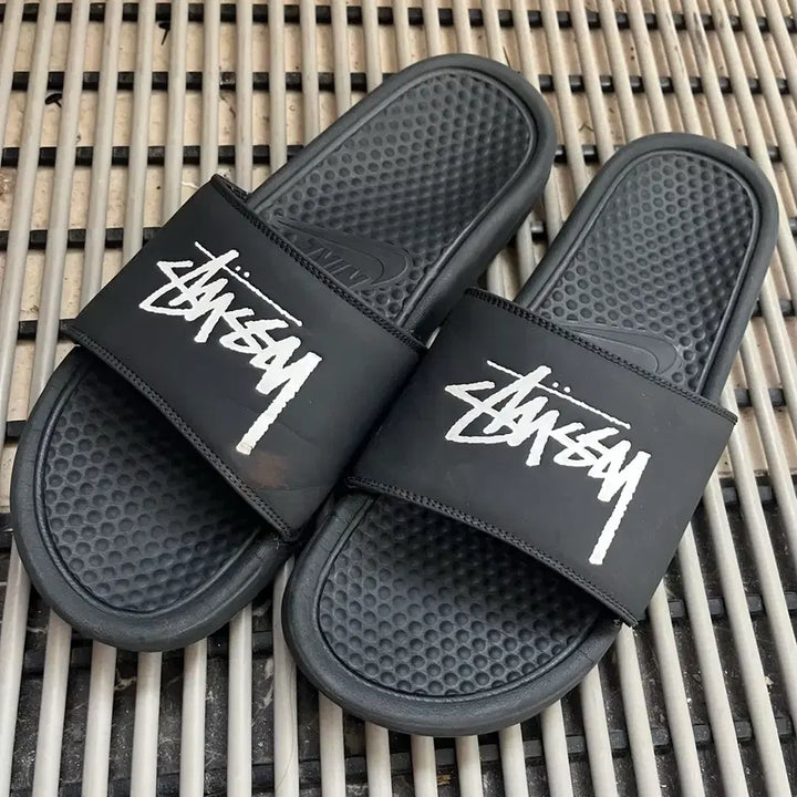 [BUNJANG] Nike Stüssy Benassi Slides / 나이키 스투시 베나시 슬리퍼 [280]