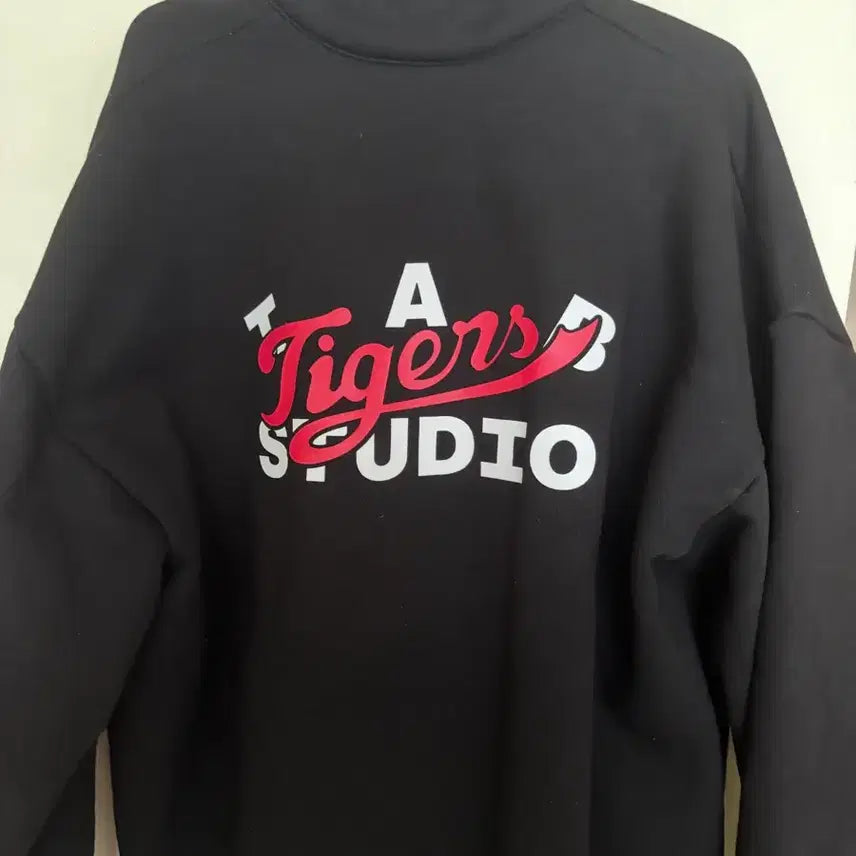 [BUNJANG] Kia Tigers IAAP Half-Zip Sweatshirt / 기아타이거즈 아이앱 반집업 맨투맨