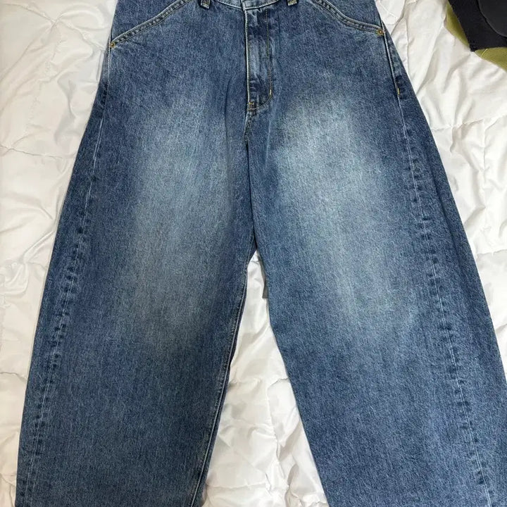 [BUNJANG] HAECHINGROOM Wide Curve Jeans Washed Blue / [3] 해칭룸 Wide Curve Jeans Washed Blue