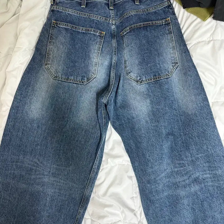 [BUNJANG] HAECHINGROOM Wide Curve Jeans Washed Blue / [3] 해칭룸 Wide Curve Jeans Washed Blue