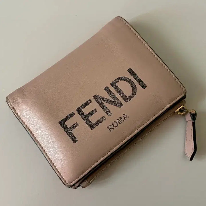 [BUNJANG] Fendi Bi-fold Wallet Lambskin / 펜디 베이지 핑크 반지갑 램스킨 정품100000%