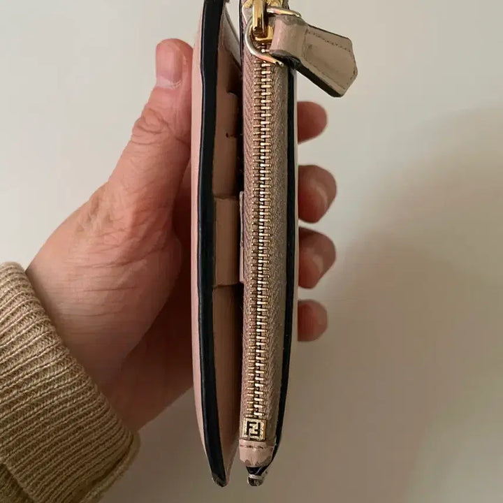 [BUNJANG] Fendi Bi-fold Wallet Lambskin / 펜디 베이지 핑크 반지갑 램스킨 정품100000%
