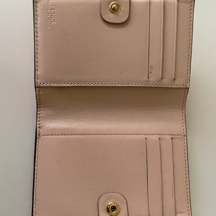 [BUNJANG] Fendi Bi-fold Wallet Lambskin / 펜디 베이지 핑크 반지갑 램스킨 정품100000%