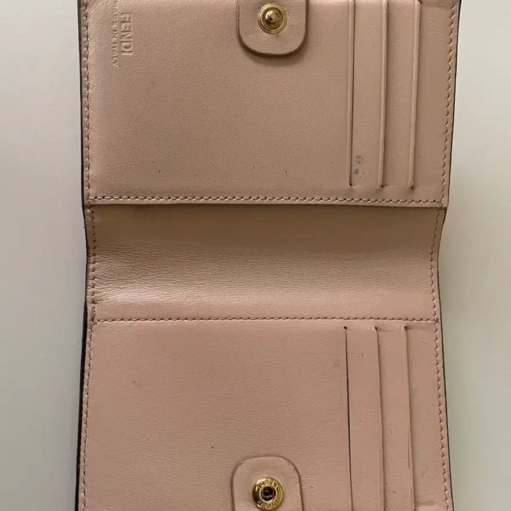 [BUNJANG] Fendi Bi-fold Wallet Lambskin / 펜디 베이지 핑크 반지갑 램스킨 정품100000%
