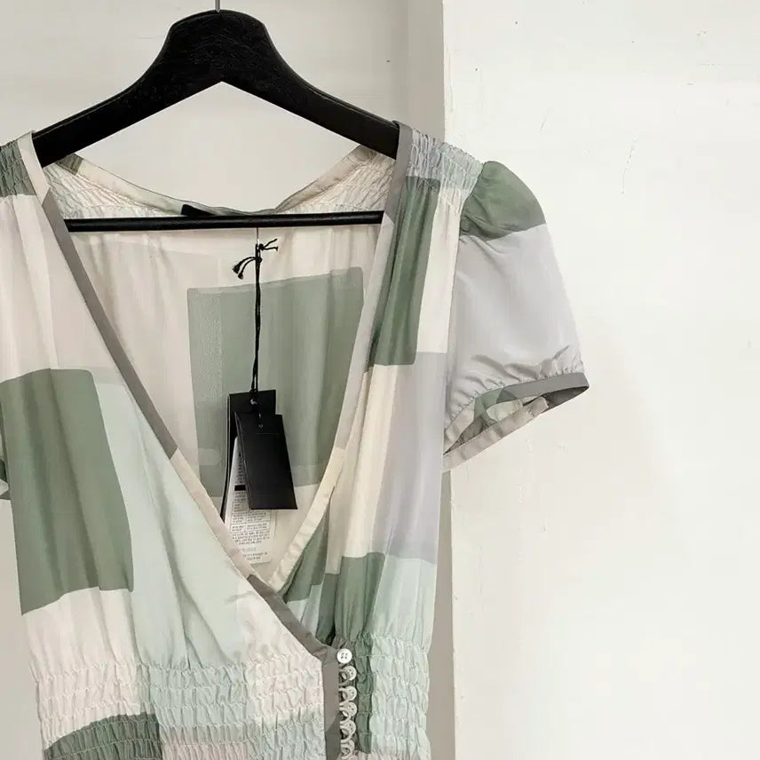 [BUNJANG] Hugo Boss Patchwork Shirring Silk Dress Size 38 / 휴고 보스 패치워크 셔링 실크 원피스