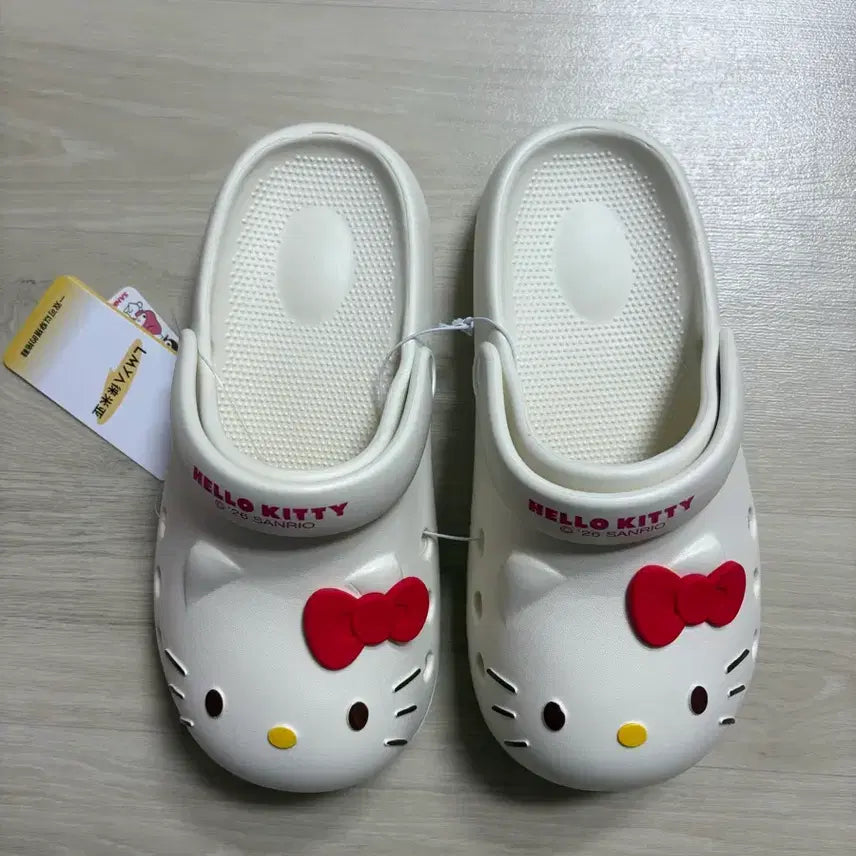 [BUNJANG] Sanrio Hello Kitty Crocs Clog Mules Sandals White 260 / 산리오 헬로키티 크록스 클로그 뮬 샌들 슬리퍼 화이트 260 새상품