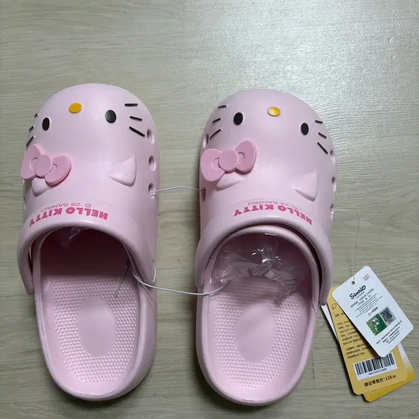 [BUNJANG] Sanrio Hello Kitty Crocs Clog Mules Sandals Pink Size 250 New / 산리오 헬로키티 크록스 클로그 뮬 샌들 슬리퍼 핑크 250 새상품
