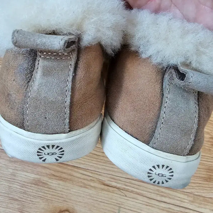 [BUNJANG] UGG Ankle Shoes Size 240 / 어그 240사이즈