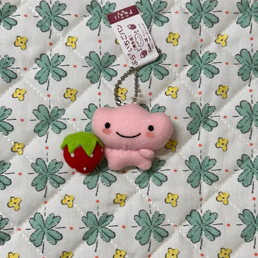 [BUNJANG] Kogeppang Strawberry Bread Plush Keychain / 고전) 코게빵 딸기빵 인형 키링