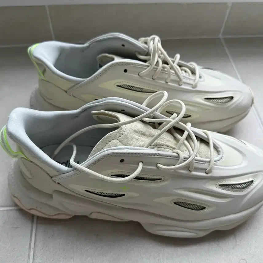 [BUNJANG] Adidas OzWego Sand Sneakers / 아디다스 오즈위고 샌드 260