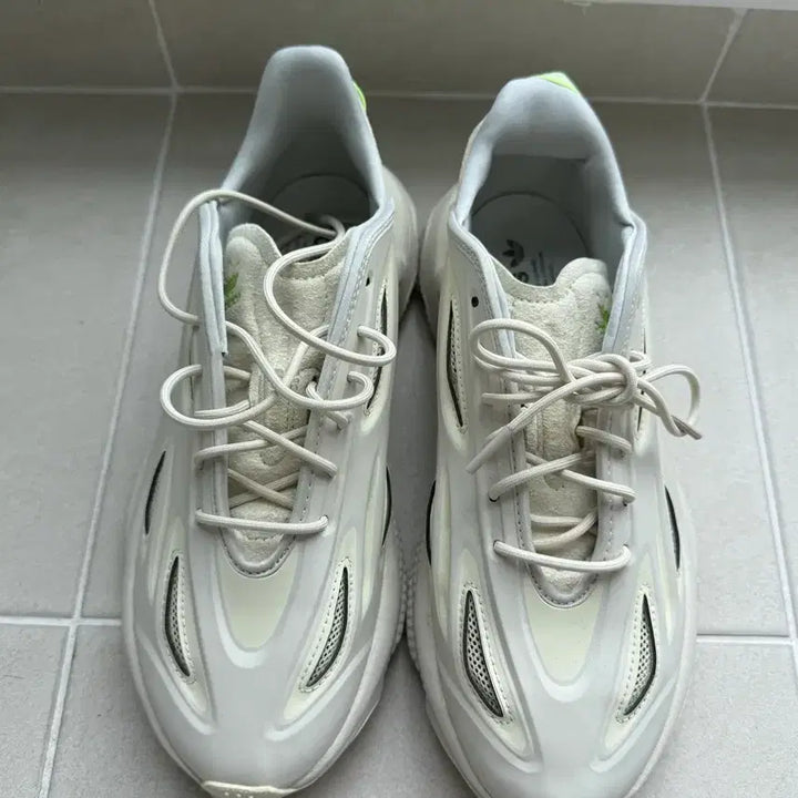 [BUNJANG] Adidas OzWego Sand Sneakers / 아디다스 오즈위고 샌드 260