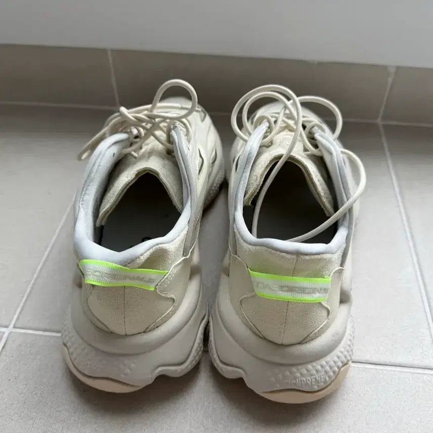 [BUNJANG] Adidas OzWego Sand Sneakers / 아디다스 오즈위고 샌드 260