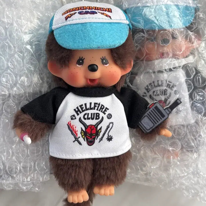[BUNJANG] Monchhichi Hellfire Club Keychain Doll / 몬치치키링 인형 기묘한 이야기 헬파이어 클럽 새상품