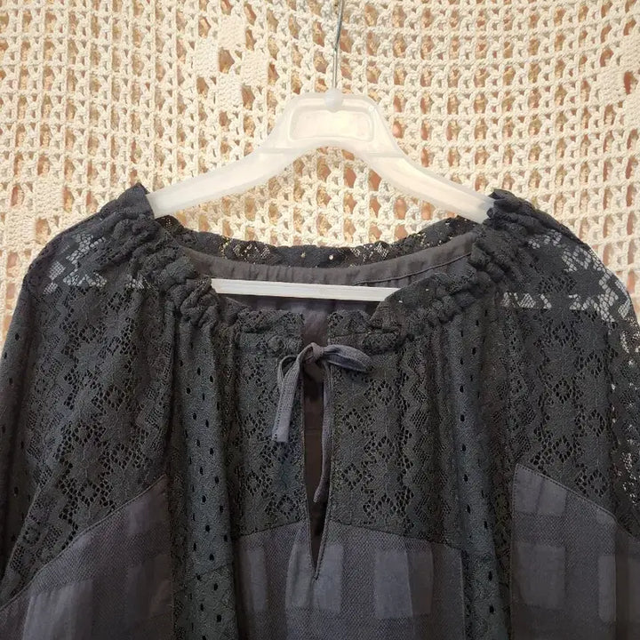 [BUNJANG] Black Lace Check Blouse / 블랙 레이스 체크 블라우스