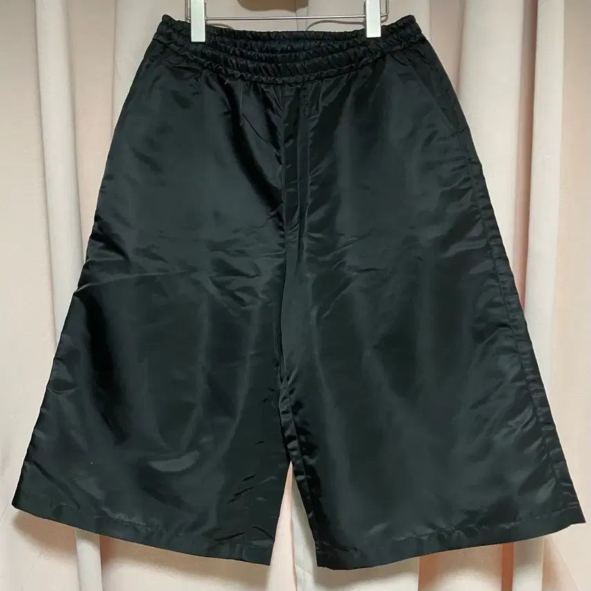 [BUNJANG] Junne P20 Nylon Bermuda Shorts / [L] 준느 P20 나일론 버뮤다