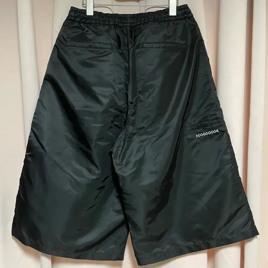 [BUNJANG] Junne P20 Nylon Bermuda Shorts / [L] 준느 P20 나일론 버뮤다