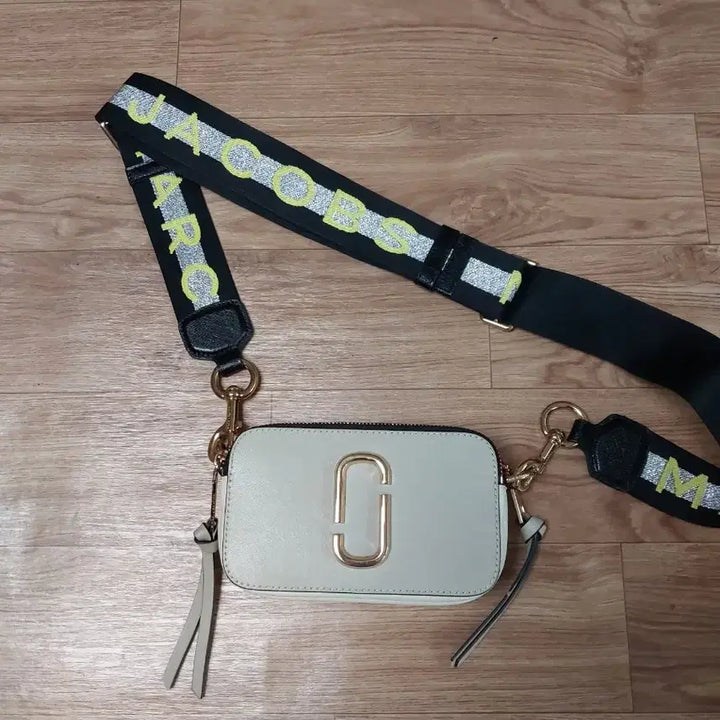 [BUNJANG] Marc Jacobs Snapshot Camera Bag Ivory Gold Logo / 마크제이콥스 가방