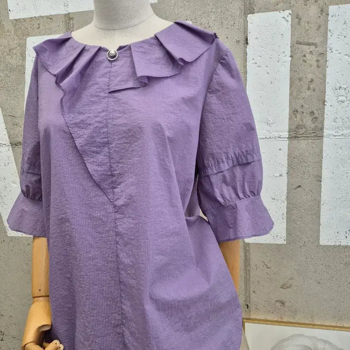 [BUNJANG] Frilled Cool Blouse / 프릴 시원 블라우스