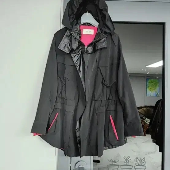 [BUNJANG] SJ SJ Black Lightweight Hooded Windbreaker Jacket / 66~88  명품 한섬 SJ SJ 블랙 경량비스락후드스트랩바람막이자켓ㅡ