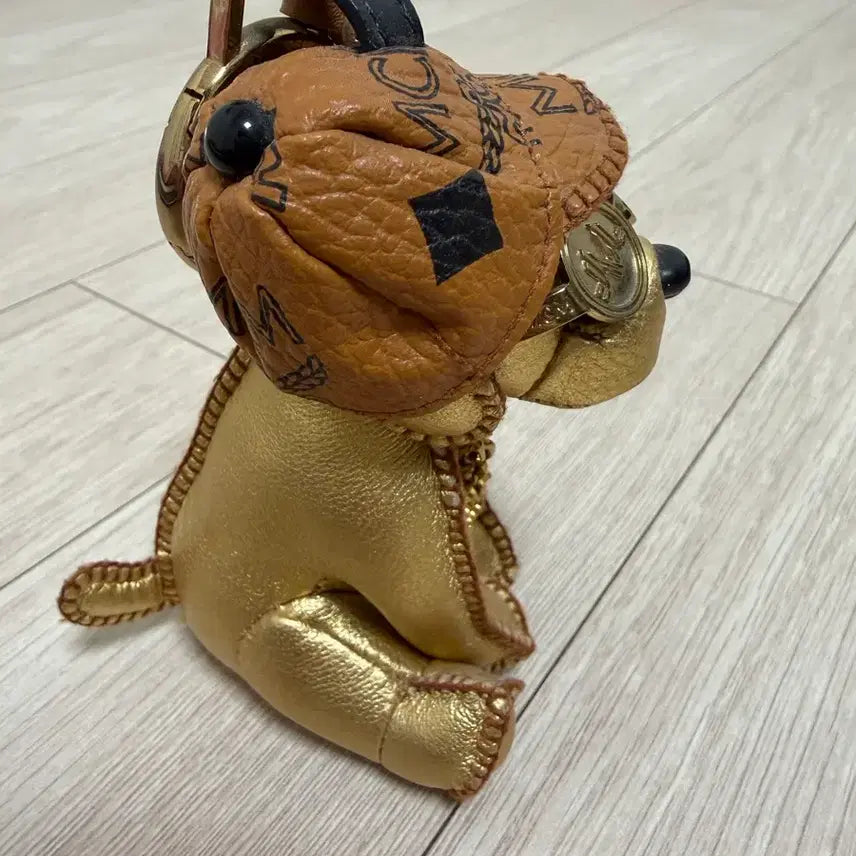 [BUNJANG] MCM Hip Hop Dog Visetos Charm Keychain / [희귀/정품] MCM 힙합 도그 비세토스 참 키링 팝니다