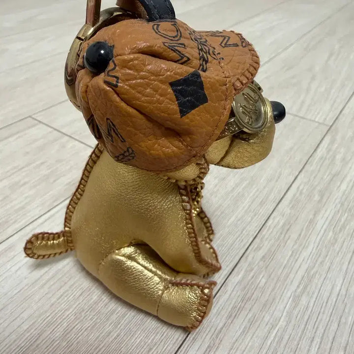[BUNJANG] MCM Hip Hop Dog Visetos Charm Keychain / [희귀/정품] MCM 힙합 도그 비세토스 참 키링 팝니다
