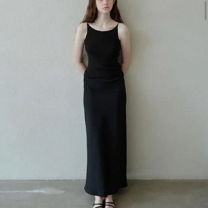 [BUNJANG] Cotton V-Neck Knit Top (Black) / 코튼 븨스티에 니트 탑(블랙)