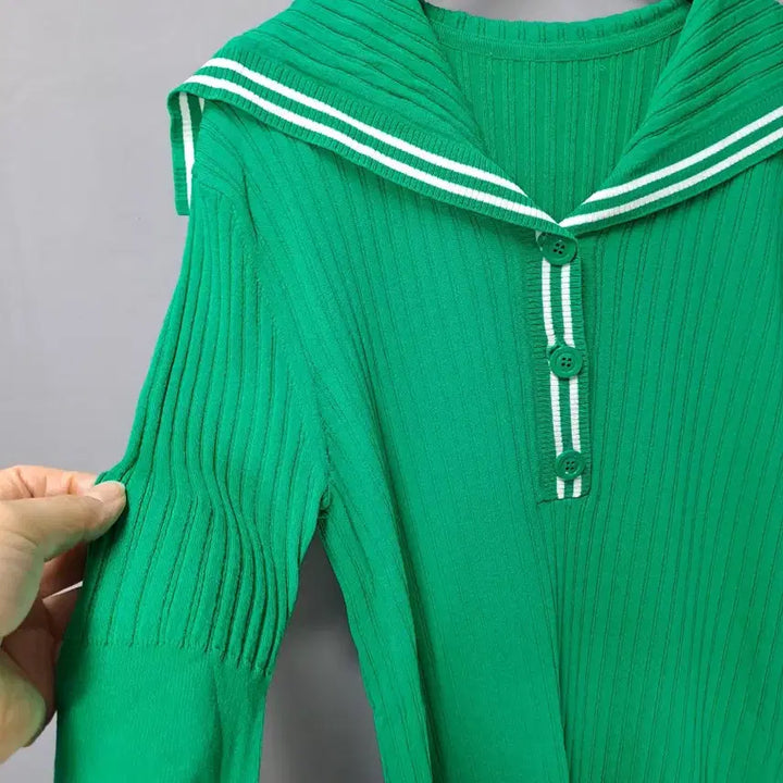 [BUNJANG] Green Cardigan Style Knit / 그린 세라복 스타일 니트