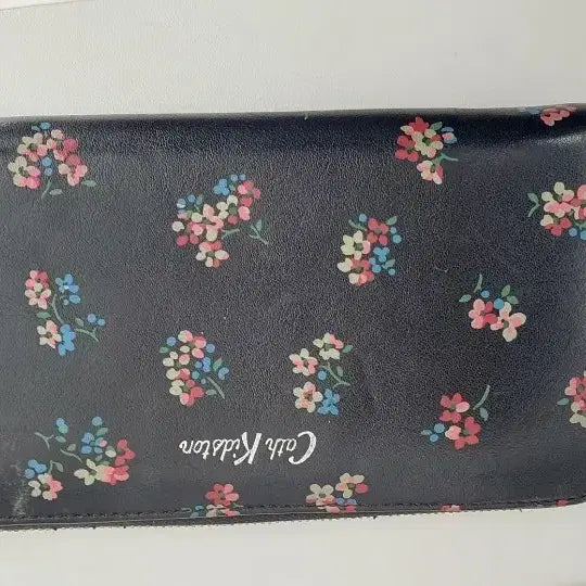 [BUNJANG] Cath Kidston Flower Pattern Long Wallet Black / 캐스키드슨 플라워 패턴 장지갑 블랙