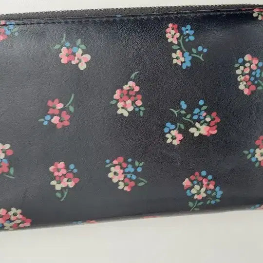 [BUNJANG] Cath Kidston Flower Pattern Long Wallet Black / 캐스키드슨 플라워 패턴 장지갑 블랙