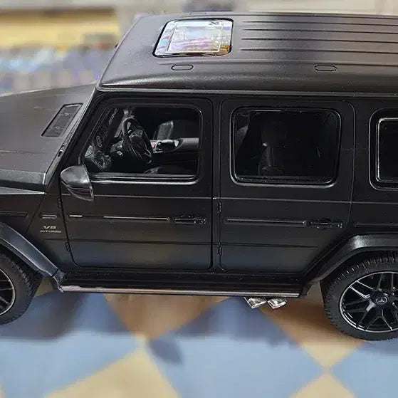 [BUNJANG] Mercedes-Benz Toy Car with Opening Doors and Trunk / 문,트렁크 열리는 벤츠 장난감