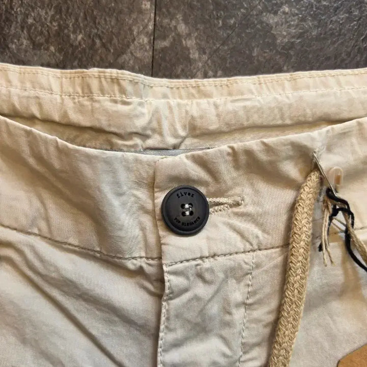 [BUNJANG] Fiver Beige Chino Shorts (New) / 5iveR 파이버 베이지 반바지 새상품