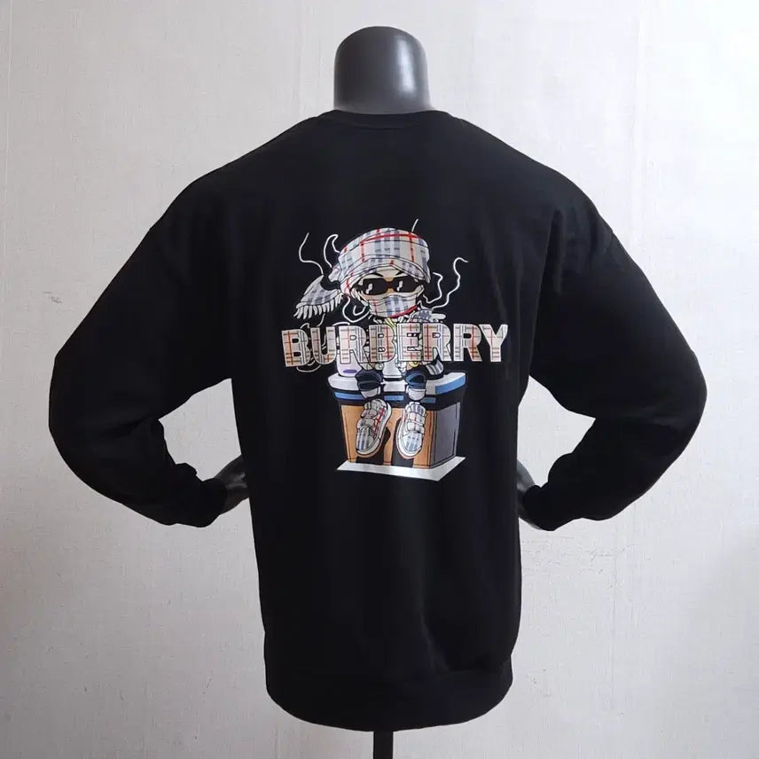 [BUNJANG] Burberry Black Character Print Sweatshirt / 버버리 블랙 캐릭터 프린팅 맨투맨 110