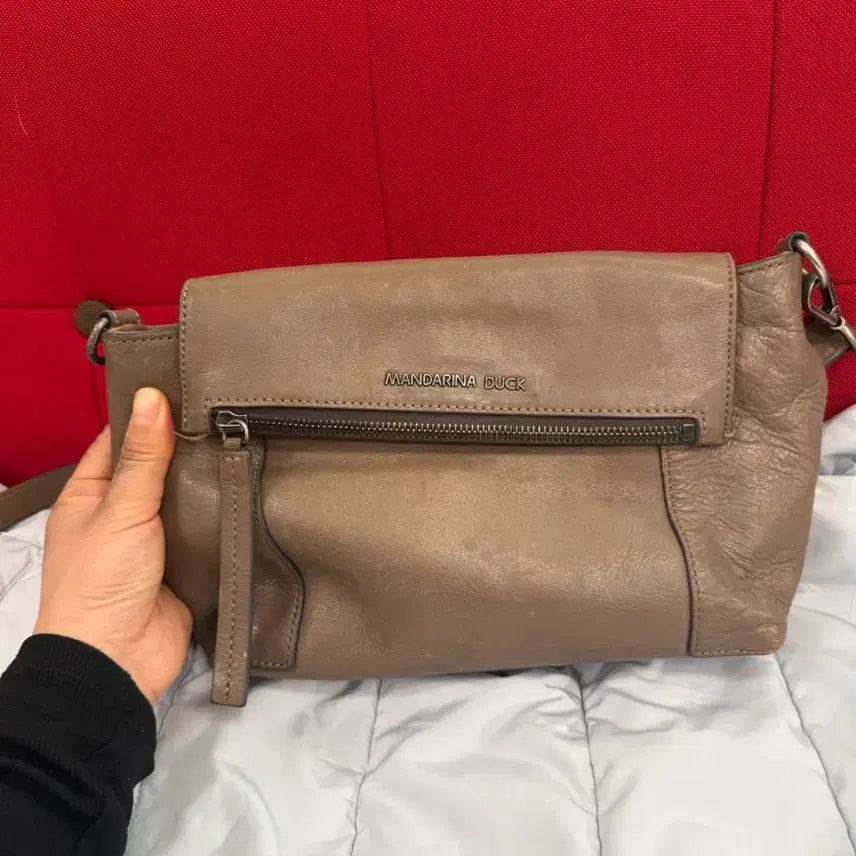 [BUNJANG] Mandarin Duck Leather Crossbody Bag / 만다리나덕 가죽 크로스백