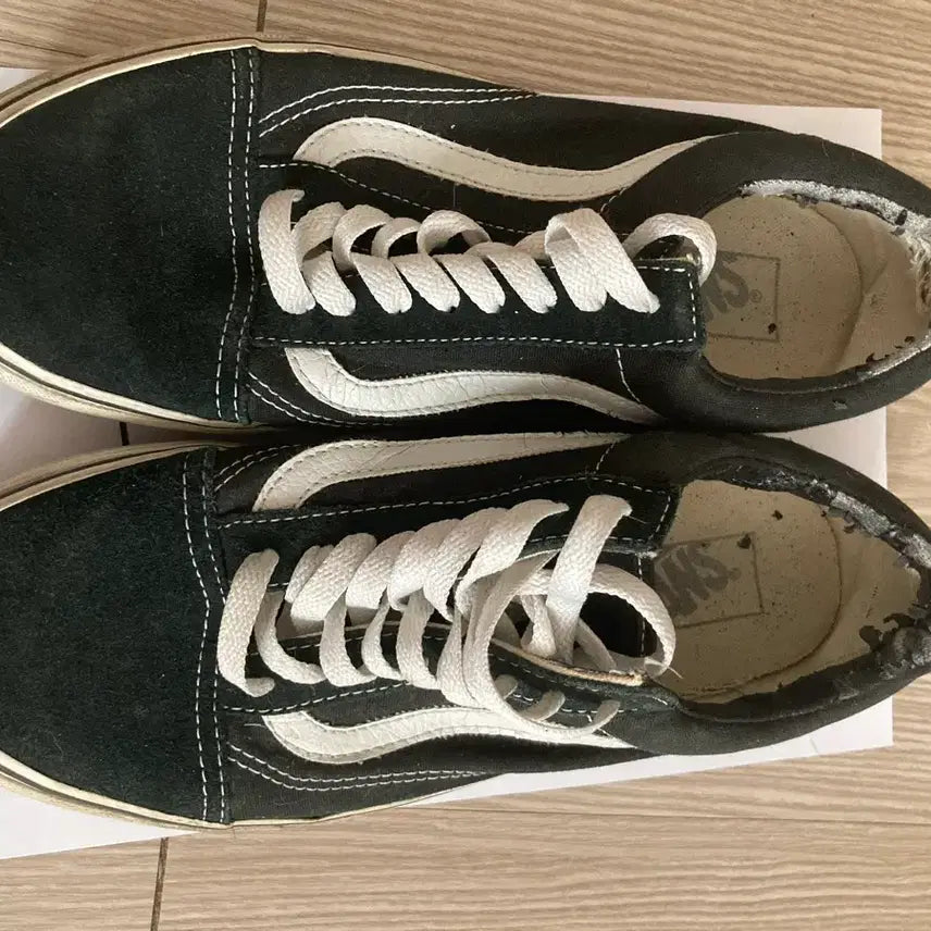 [BUNJANG] Vans Old Skool Black Sneakers / 반스 올드스쿨 블랙 스니커즈255