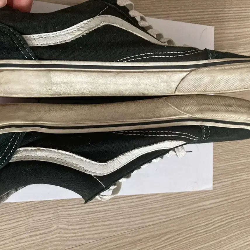 [BUNJANG] Vans Old Skool Black Sneakers / 반스 올드스쿨 블랙 스니커즈255