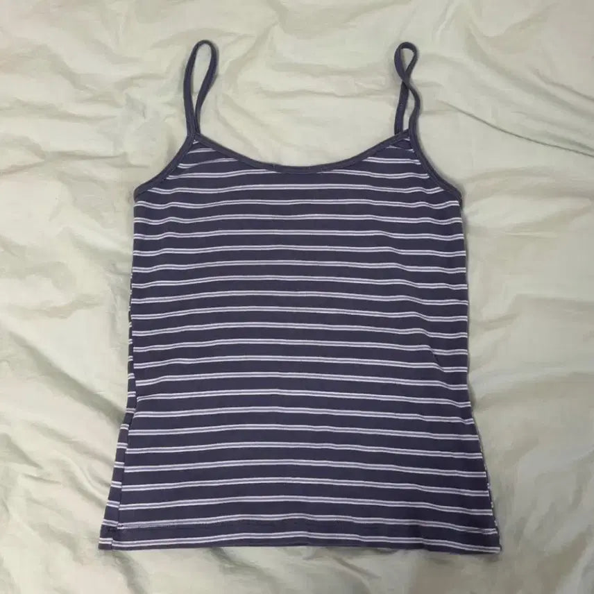 [BUNJANG] Brandy Melville Striped Sleeveless Top / 브랜디멜빌 스트라이프 슬리브리스 탑