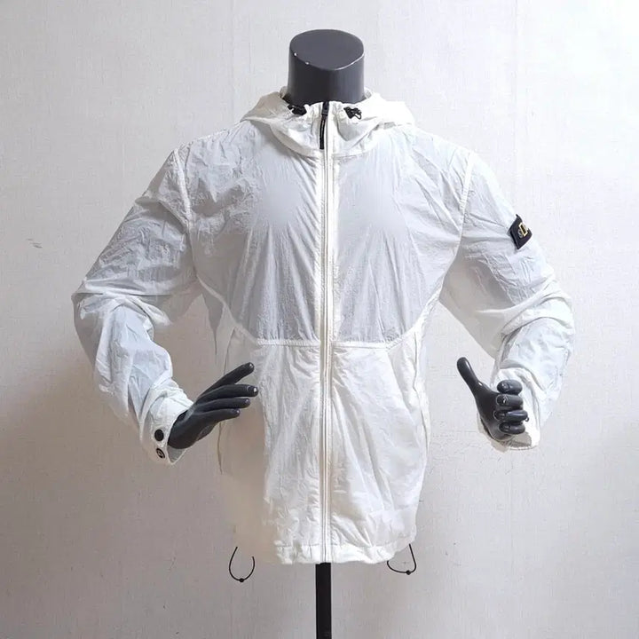 [BUNJANG] National Geographic Windbreaker Jumper / 내셔널지오그래픽 바람막이 점퍼