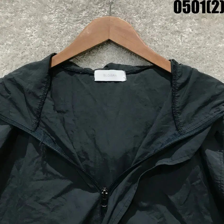[BUNJANG] Slogan Hooded Windbreaker Vest Black L / 슬로건 후드 바람막이 조끼 블랙 L