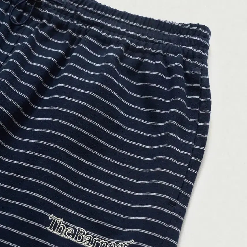 [BUNJANG] The Barnet Navy Stripe Training Pants / 더바넷 스트라이프 팬츠 네이비