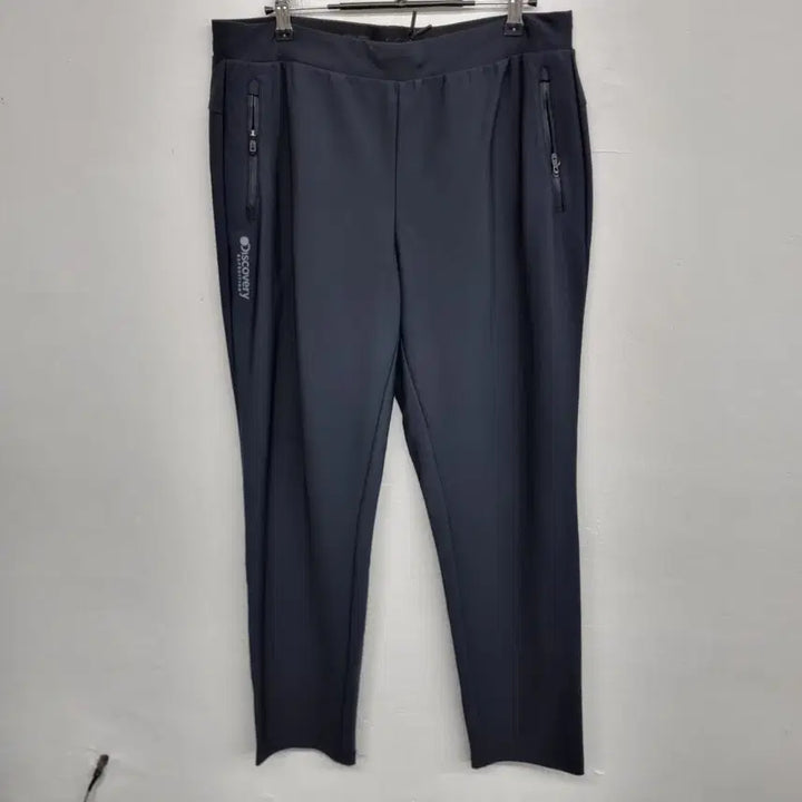 [SOLD OUT] [105/XL] 디스커버리 트레이닝 팬츠