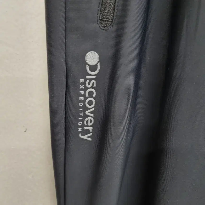 [SOLD OUT] [105/XL] 디스커버리 트레이닝 팬츠