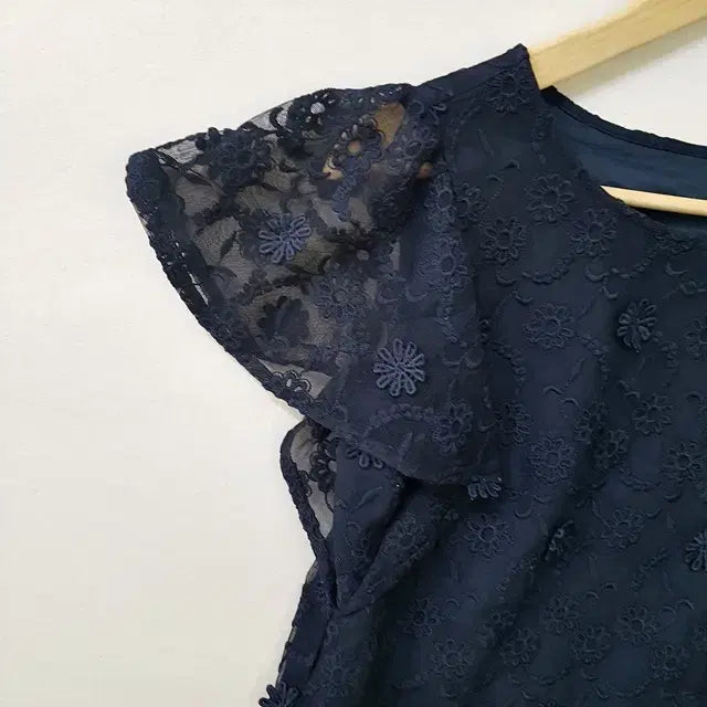 [BUNJANG] Couture Brooch Lace Blouse Navy / couture brooch 레이스 블라우스 네이비